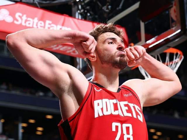 开云体育在线下载-16分钟0分,火箭新锋线低迷10场 申京25+15换打法 不打低位是顶级