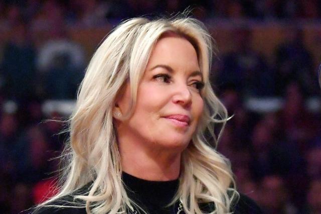 云开体育-湖人老板:NBA不会再有一人一城 但交易变多是好事